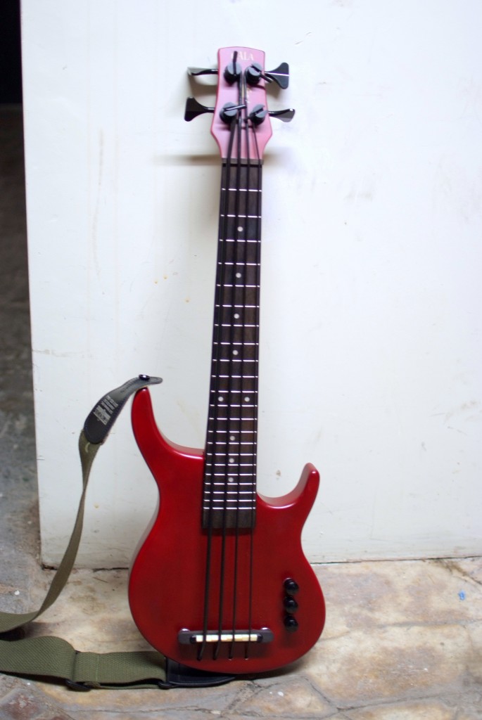 What is Ubass? Electric Ukulele Land